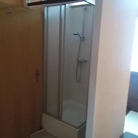 Guenstige Apartment *